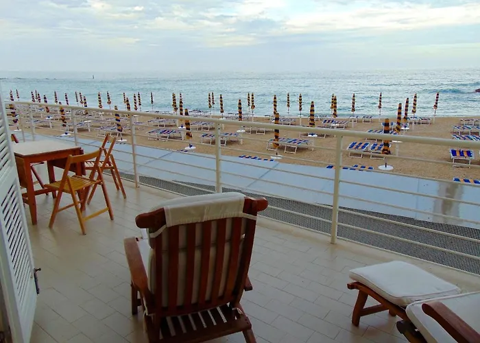 N226 - Numana, Meraviglioso Bilocale Fronte Mare